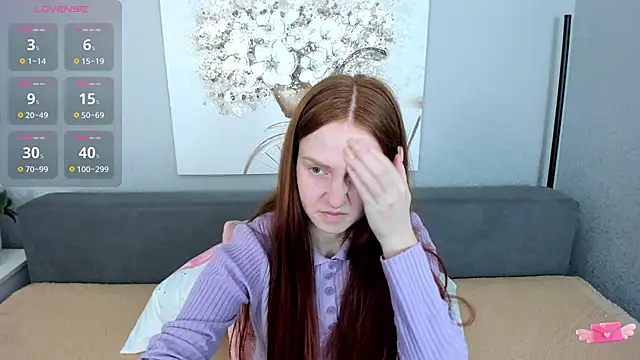 Snapshot of Evarey_ chatting on 11/28/25, 06:35 Evarey online show from 11/28/25, 06:35