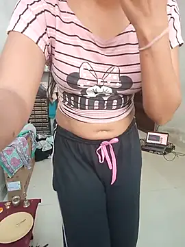 anshika0124 online show from 11/11/25, 04:51