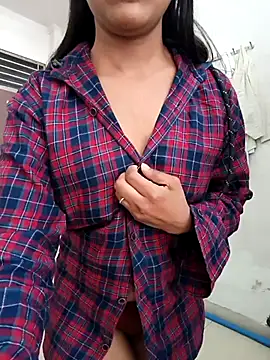 anshika0124 online show from 12/17/25, 05:23