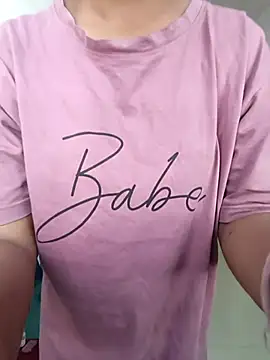 anshika0124 online show from 11/18/25, 04:49