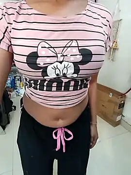 anshika0124 online show from 11/01/25, 05:14