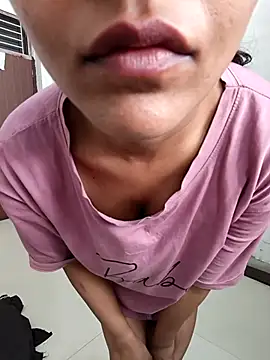 anshika0124 online show from 12/02/25, 07:54