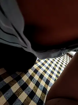 anshika0124 online show from 11/05/25, 06:05