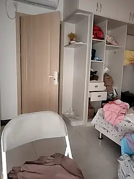 nini10052025 online show from 12/02/25, 03:58