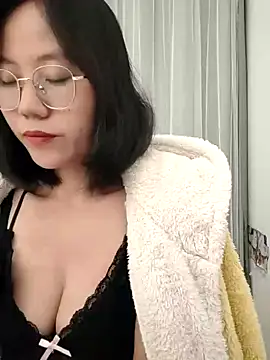 nini10052025 online show from 10/28/25, 01:54