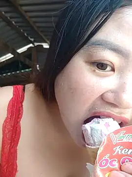 pi-pi-00 online show from 10/13/25, 02:57