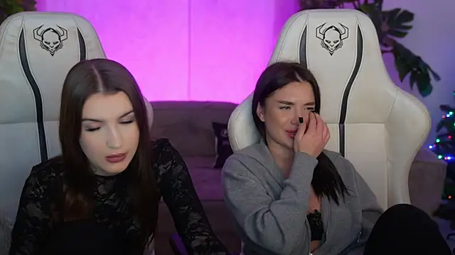 Snapshot of Jane_Love054 chatting on 12/17/25, 03:28 Jane Love054 online show from 12/17/25, 03:28