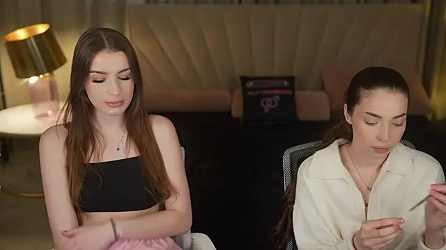 Snapshot of Jane_Love054 chatting on 12/04/25, 11:20 Jane Love054 online show from 12/04/25, 11:20