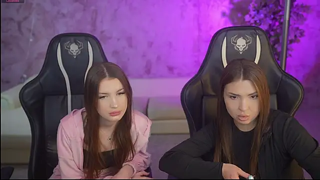 Snapshot of Jane_Love054 chatting on 11/25/25, 07:52 Jane Love054 online show from 11/25/25, 07:52