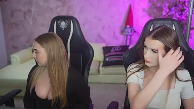 Snapshot of Jane_Love054 chatting on 11/21/25, 11:31 Jane Love054 online show from 11/21/25, 11:31