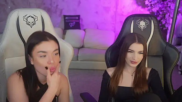 Snapshot of Jane_Love054 chatting on 12/01/25, 03:35 Jane Love054 online show from 12/01/25, 03:35