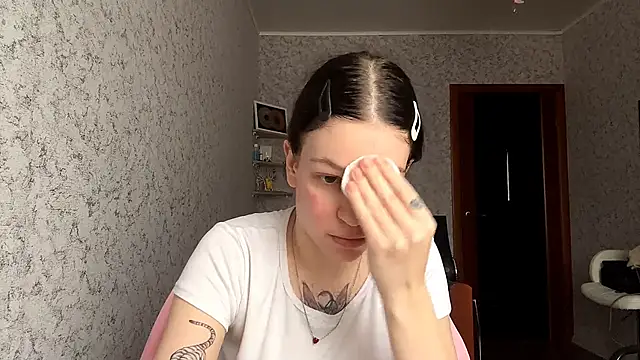 Wallazar cute online show from 10/13/25, 12:07