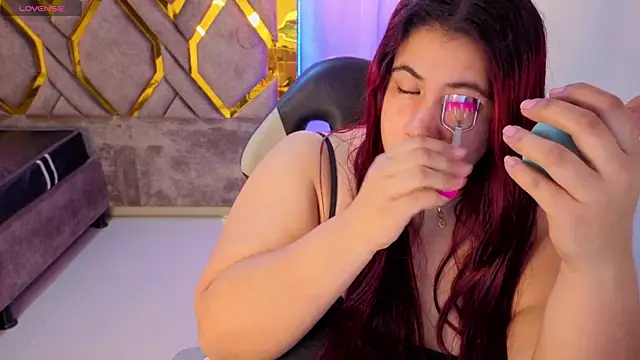 Addyy 02 online show from 11/06/25, 12:58