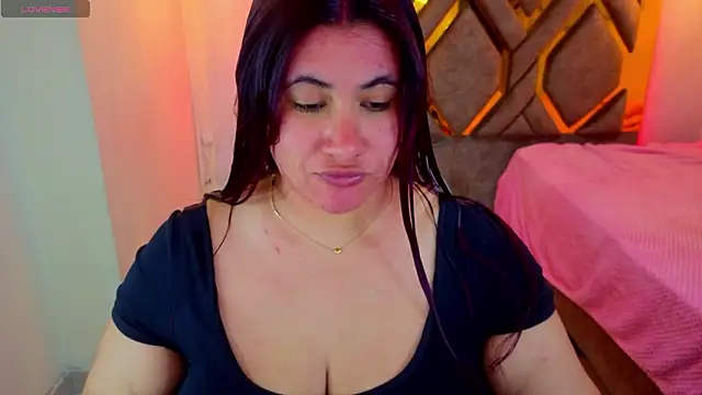 Snapshot of Addyy_02 chatting on 02/26/26, 11:05 Addyy 02 online show from 02/26/26, 11:05