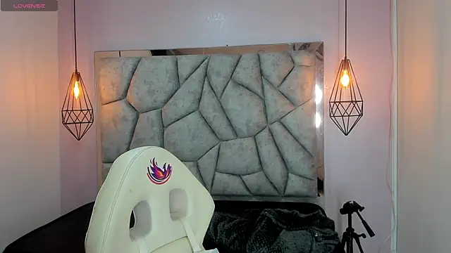 Addyy 02 online show from 04/02/26, 04:57