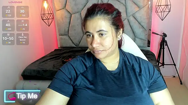 Snapshot of Addyy_02 chatting on 05/27/26, 06:59 Addyy 02 online show from 05/27/26, 06:59