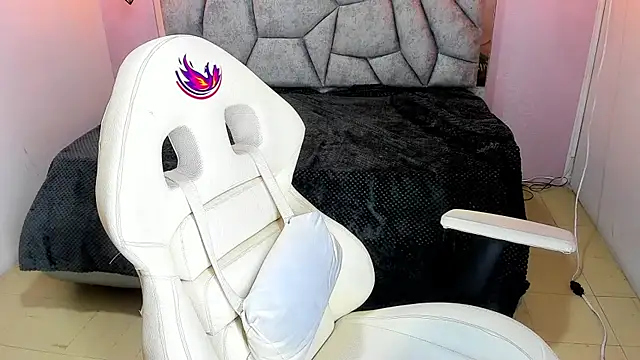 Addyy 02 online show from 04/10/26, 07:21