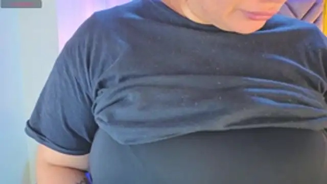 Snapshot of Addyy_02 chatting on 01/17/26, 02:15 Addyy 02 online show from 01/17/26, 02:15