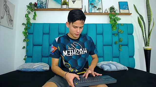 Brian hot online show from 11/04/25, 04:44