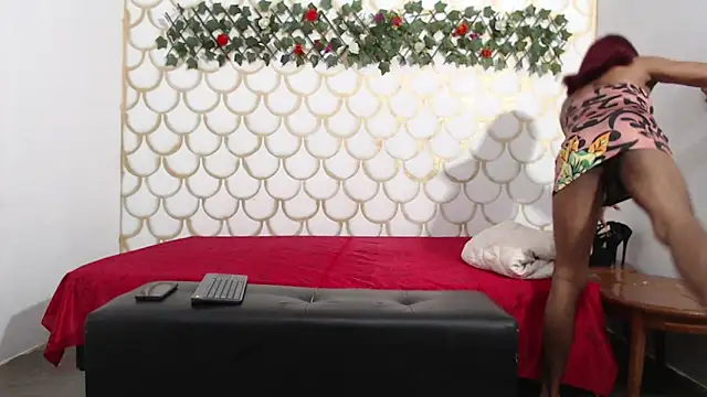 Snapshot of nahomy_smiith chatting on 02/13/26, 06:02 nahomy smiith online show from 02/13/26, 06:02