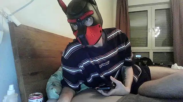 MolleDolle online show from 12/02/25, 03:30