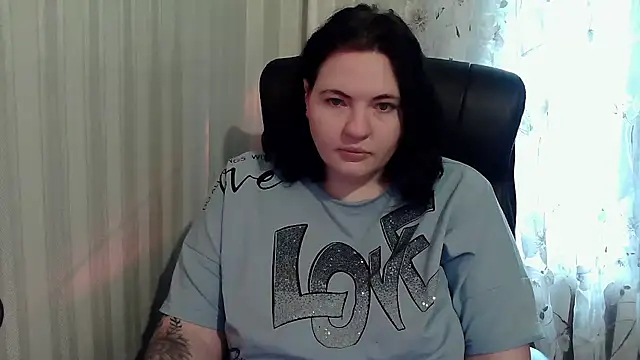 Snapshot of XLisaBlueXs_ chatting on 10/18/25, 10:39 XLisaBlueXs online show from 10/18/25, 10:39