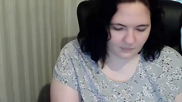 Snapshot of XLisaBlueXs_ chatting on 10/06/25, 03:02 XLisaBlueXs online show from 10/06/25, 03:02