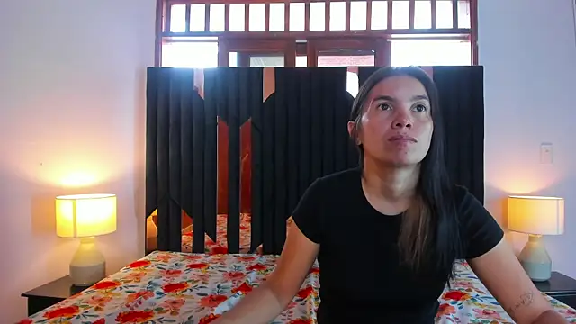 Sofy and Mia online show from 12/17/25, 12:43