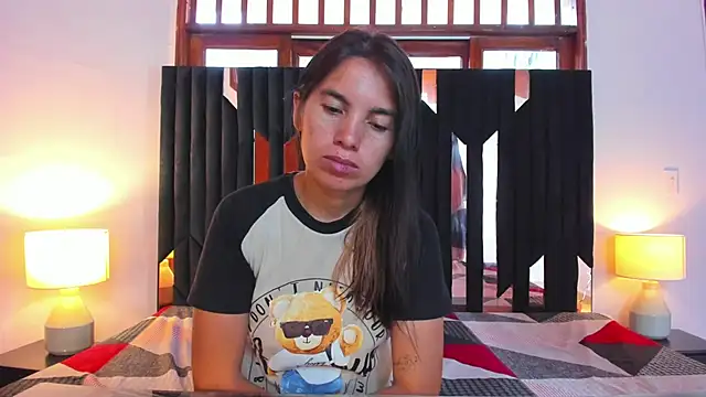 Sofy and Mia online show from 10/29/25, 12:26