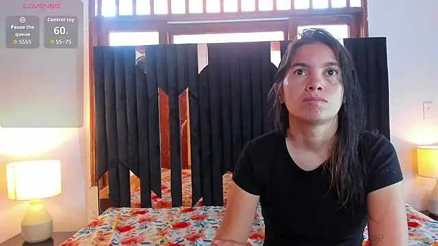 Sofy and Mia online show from 11/24/25, 12:38