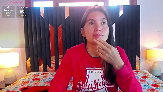 Sofy and Mia online show from 12/01/25, 12:39