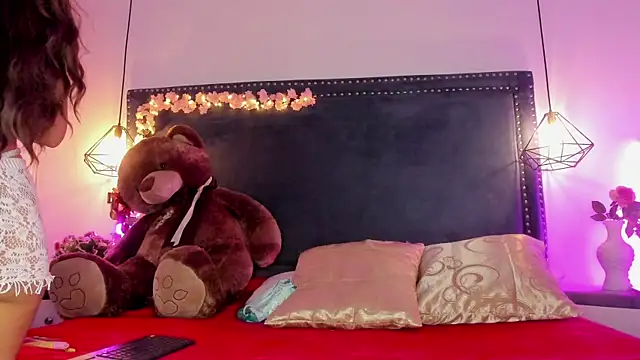 Emma Saylor online show from 03/31/26, 02:08