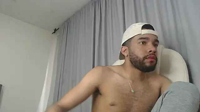 andresnoir  online show from 10/30/25, 02:14