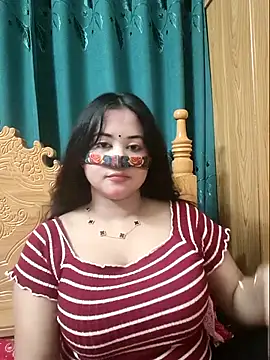 Snapshot of Beauty_Queen_Soniya chatting on 05/20/26, 09:56 Beauty Queen Soniya online show from 05/20/26, 09:56