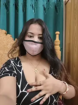 Snapshot of Beauty_Queen_Soniya chatting on 06/18/26, 08:13 Beauty Queen Soniya online show from 06/18/26, 08:13