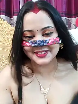 Snapshot of Beauty_Queen_Soniya chatting on 02/19/26, 03:42 Beauty Queen Soniya online show from 02/19/26, 03:42