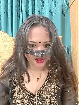 Beauty Queen Soniya online show from 04/07/26, 07:04