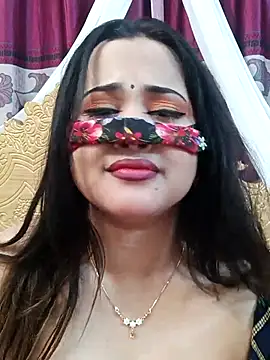 Snapshot of Beauty_Queen_Soniya chatting on 02/17/26, 01:08 Beauty Queen Soniya online show from 02/17/26, 01:08