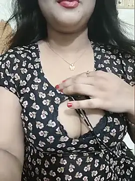 Snapshot of Beauty_Queen_Soniya chatting on 07/15/26, 06:48 Beauty Queen Soniya online show from 07/15/26, 06:48
