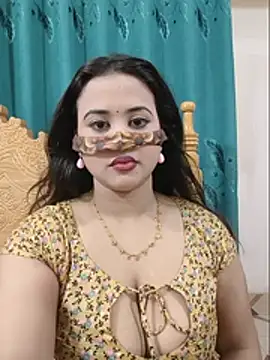 Snapshot of Beauty_Queen_Soniya chatting on 06/21/26, 05:19 Beauty Queen Soniya online show from 06/21/26, 05:19