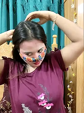 Snapshot of Beauty_Queen_Soniya chatting on 04/30/26, 01:18 Beauty Queen Soniya online show from 04/30/26, 01:18