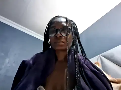 Snapshot of NaughtyCouga chatting on 06/10/26, 04:24 NaughtyCouga online show from 06/10/26, 04:24