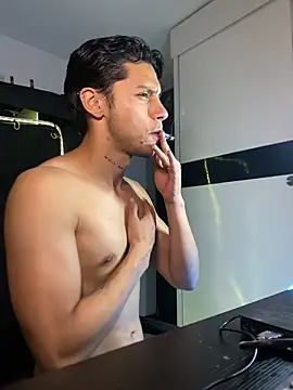 Snapshot of ErosDominant chatting on 10/16/25, 06:21 ErosDominant online show from 10/16/25, 06:21