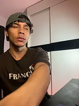 Snapshot of ErosDominant chatting on 11/09/25, 03:21 ErosDominant online show from 11/09/25, 03:21