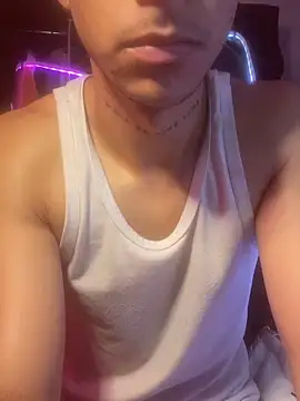 Snapshot of ErosDominant chatting on 10/13/25, 09:27 ErosDominant online show from 10/13/25, 09:27