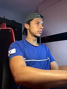 Snapshot of ErosDominant chatting on 10/19/25, 11:29 ErosDominant online show from 10/19/25, 11:29