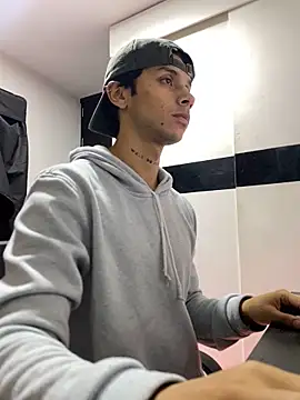 Snapshot of ErosDominant chatting on 11/20/25, 01:50 ErosDominant online show from 11/20/25, 01:50