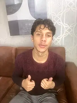 Snapshot of ErosDominant chatting on 10/14/25, 08:53 ErosDominant online show from 10/14/25, 08:53