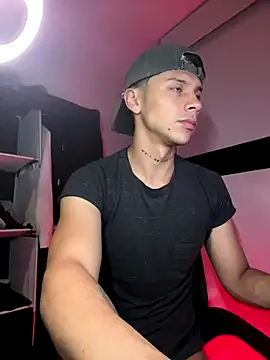 Snapshot of ErosDominant chatting on 12/18/25, 01:55 ErosDominant online show from 12/18/25, 01:55