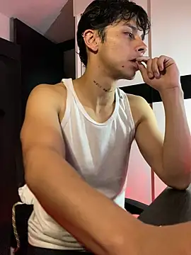 Snapshot of ErosDominant chatting on 11/06/25, 12:14 ErosDominant online show from 11/06/25, 12:14